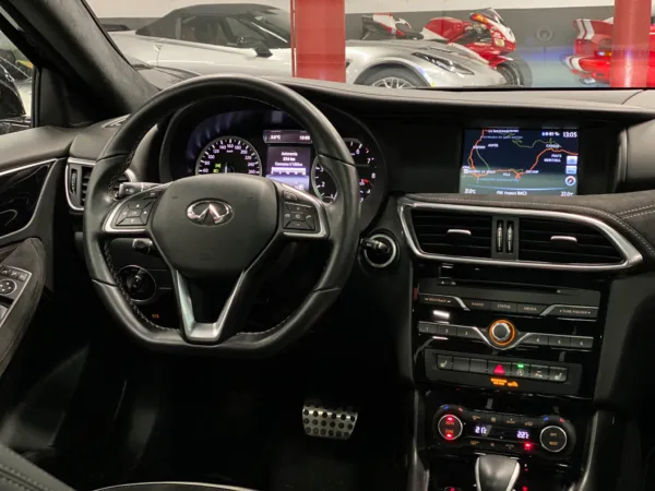 Infiniti Q30 S 4x4 211cv 15