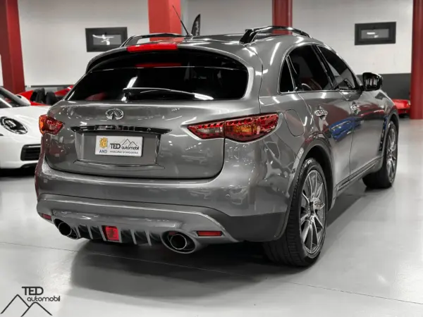 Infiniti QX70 320cv 07