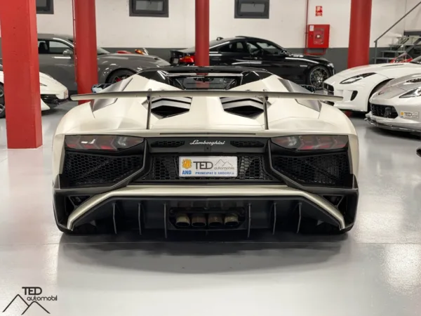 Lamborghini Aventador SV Roadster 750cv 10