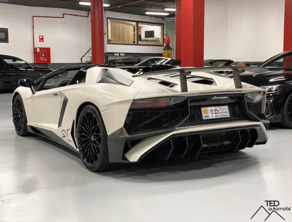 Lamborghini Aventador SV Roadster 750cv 11