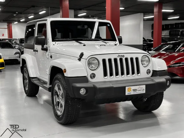 Jeep Wrangler JK Sahara 284cv 03