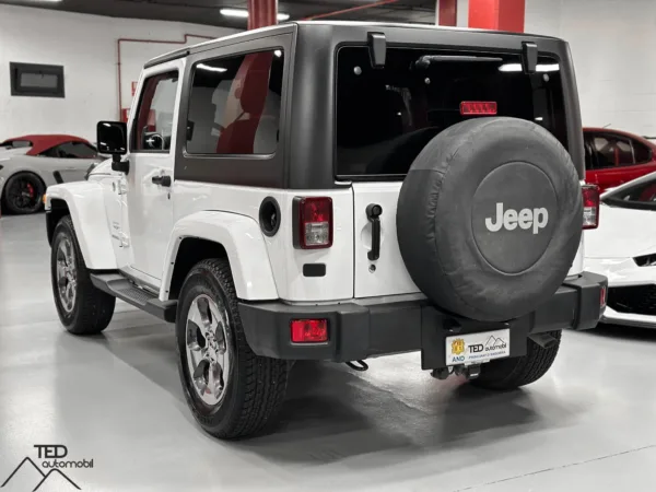 Jeep Wrangler JK Sahara 284cv 10