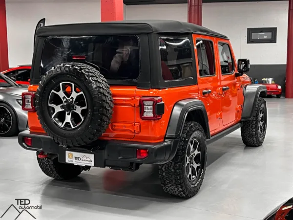 Jeep Wrangler JLU Rubicon 200cv 06