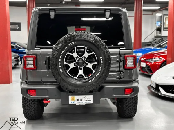 Jeep Wrangler JLU Rubicon 272cv Gris 08