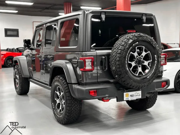 Jeep Wrangler JLU Rubicon 272cv Gris 09