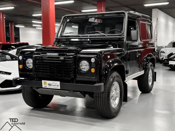 Land Rover Defender TD5 122cv Principale