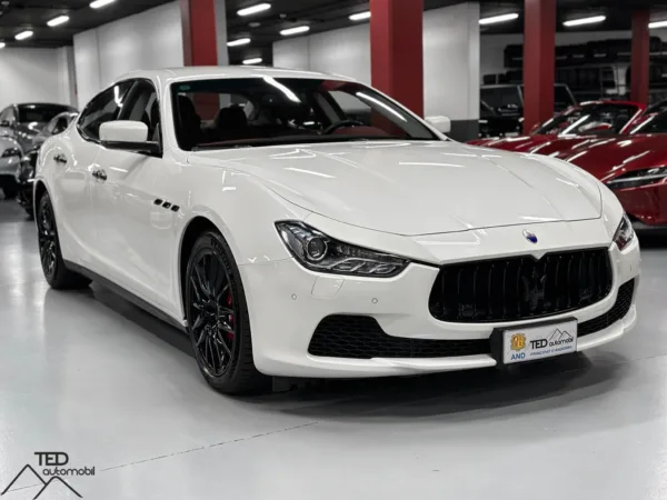 Maserati Ghibli S Q4 V6 410cv Blanc 03