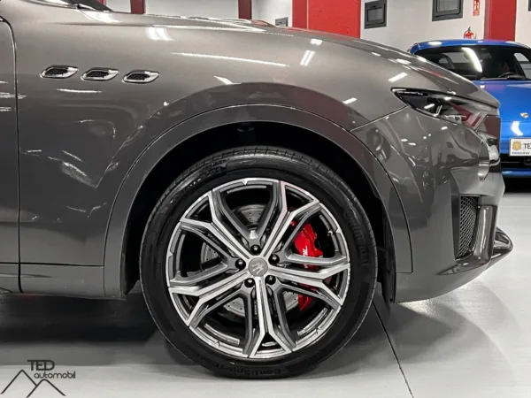 Maserati Levante Trofeo 580cv Gris 06