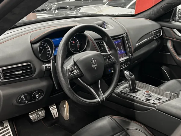 Maserati Levante Trofeo 580cv Gris 10