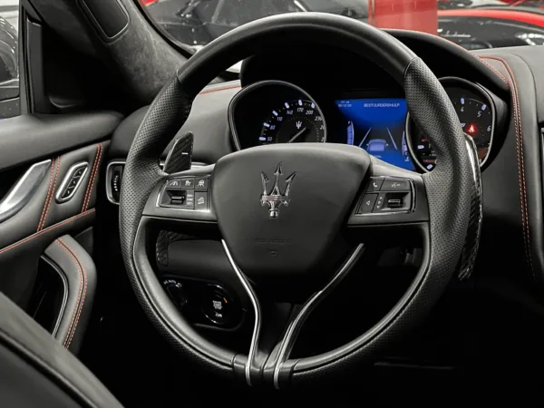 Maserati Levante Trofeo 580cv Gris 14