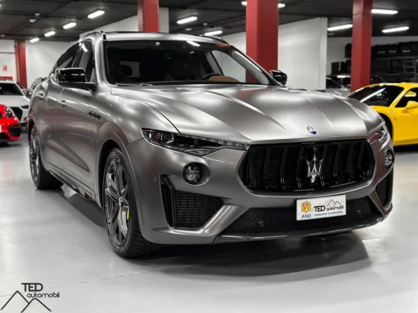 Maserati Levante Trofeo 580cv Gris Mate 03