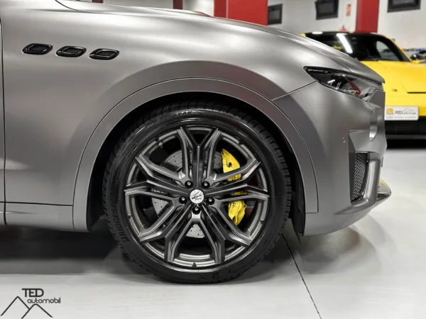 Maserati Levante Trofeo 580cv Gris Mate 05