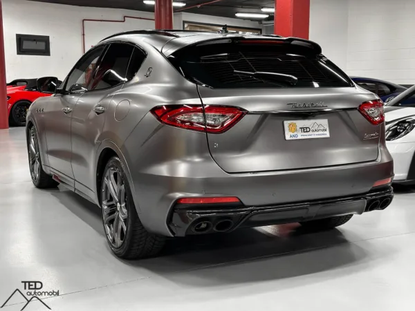 Maserati Levante Trofeo 580cv Gris Mate 08