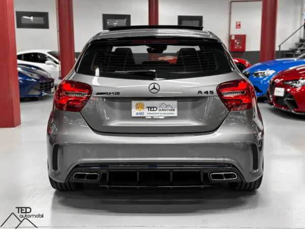 Mercedes A45 AMG 381cv 07