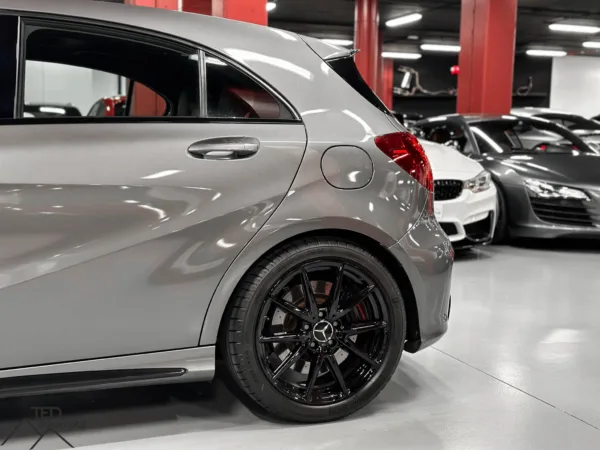 Mercedes A45 AMG 381cv 10