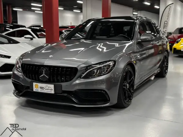 Mercedes C63s AMG Principale