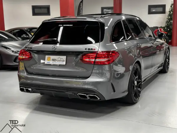 Mercedes C63s AMG 06