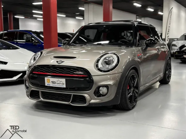 Mini Cooper S pack JCW canvi manual 190 CV Principale