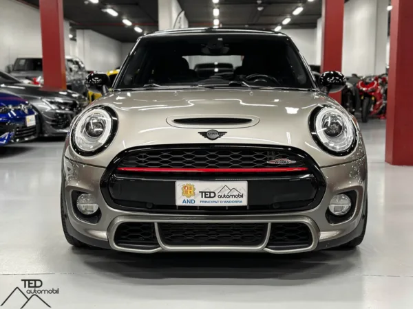 Mini Cooper S pack JCW canvi manual 190 CV 02