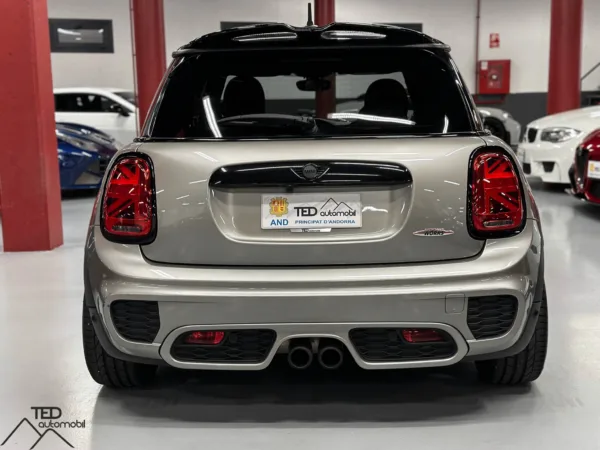 Mini Cooper S pack JCW canvi manual 190 CV 09