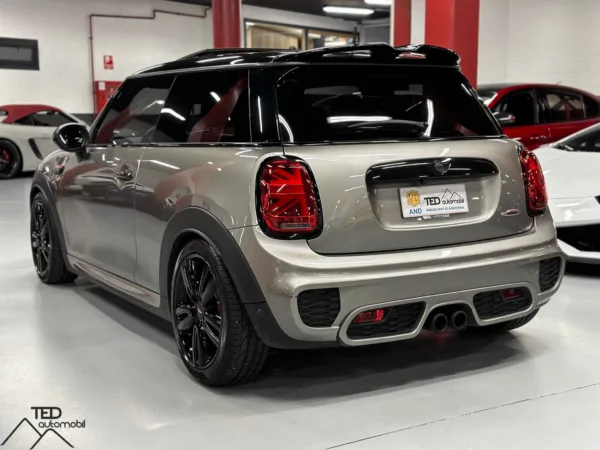 Mini Cooper S pack JCW canvi manual 190 CV 10