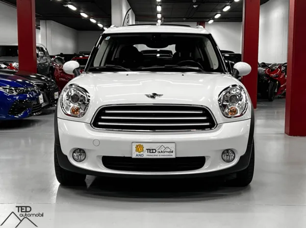 Mini Countryman Cooper D 02