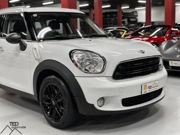 Mini Countryman One D 05