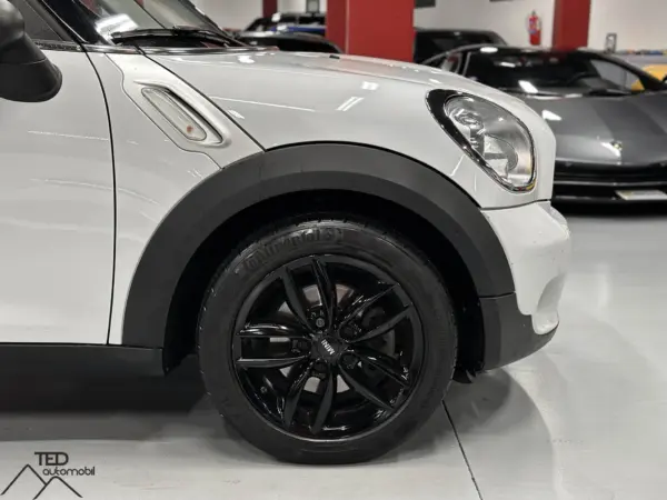 Mini Countryman One D 06