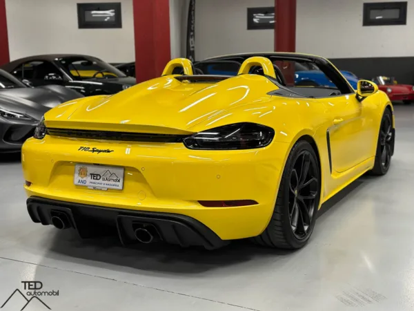 Porsche 718 Boxster Spyder 420cv Groc 06