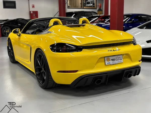 Porsche 718 Boxster Spyder 420cv Groc 08