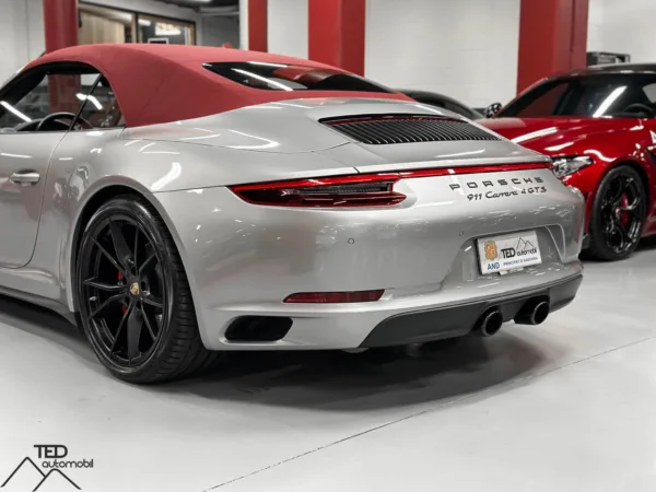 Porsche 911 Carrera 4 GTS 991 2 Cabriolet 450cv Gris Plata 11