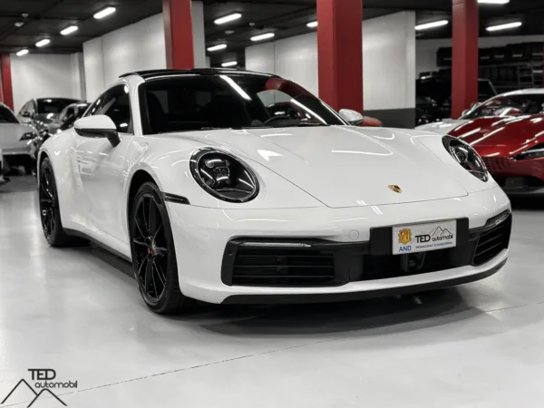 Porsche 911 Carrera 4 S 992 450cv 03