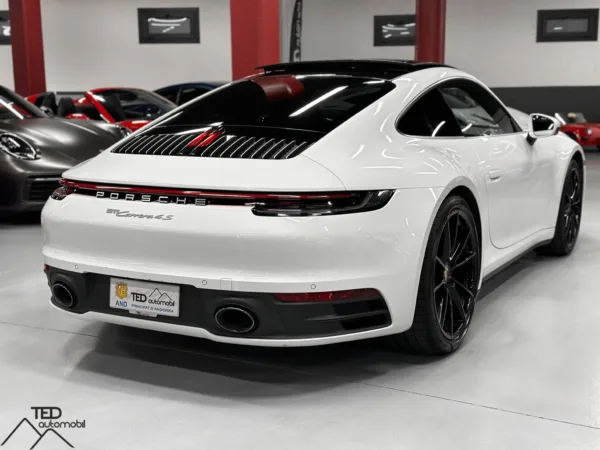 Porsche 911 Carrera 4 S 992 450cv 07