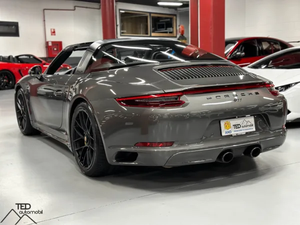 Porsche 911 Targa 4 GTS 450cv Model 2017 09