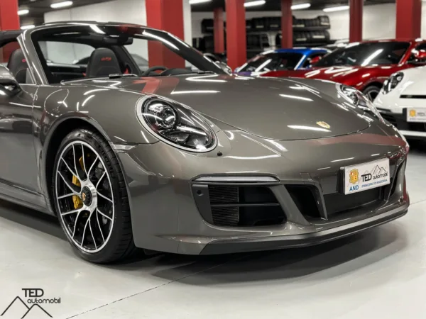 Porsche 911 Targa 4 GTS 450cv Model 2018 05