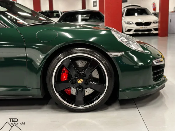 Porsche 911 Turbo 520cv Cabriolet British Racing Green 991 06