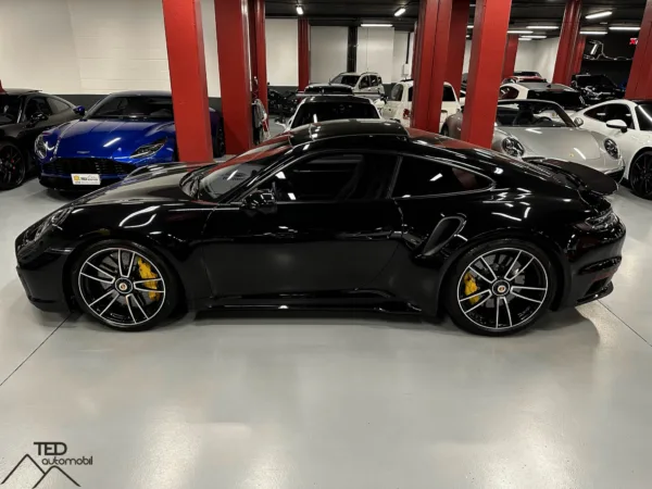 Porsche 911 Turbo S 992 650cv Semi Nou Negre 08