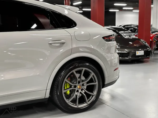 Porsche Cayenne E Hybrid 462cv Gris 09