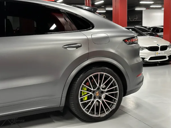 Porsche Cayenne E Hybrid 462cv Gris Mate 11