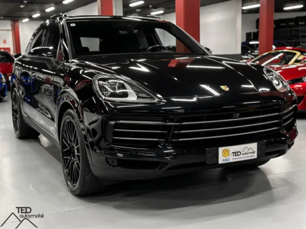 Porsche Cayenne S 440cv Model 2018 n02 03