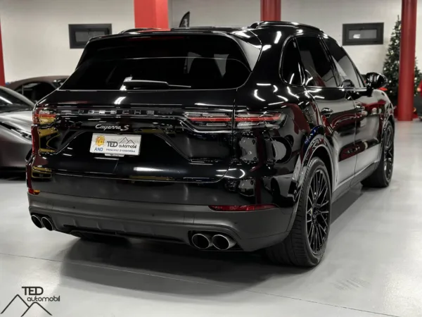 Porsche Cayenne S 440cv Model 2018 n02 07