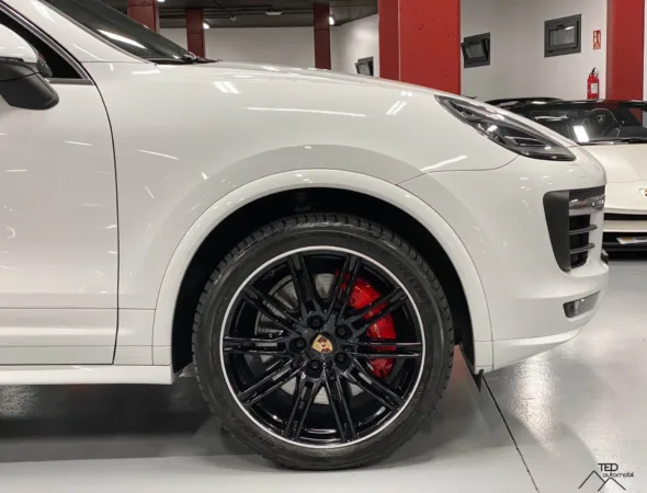 Porsche Cayenne Turbo 520cv 06