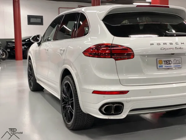 Porsche Cayenne Turbo 520cv 10