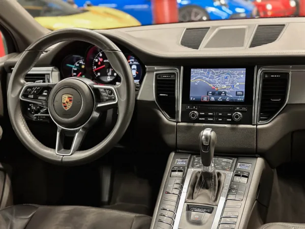 Porsche Macan GTS 360cv Vermell 13