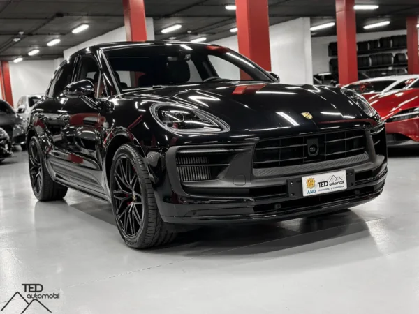 Porsche Macan GTS 440cv Negre n02 03