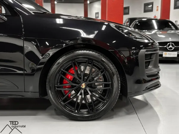 Porsche Macan GTS 440cv Negre n02 06