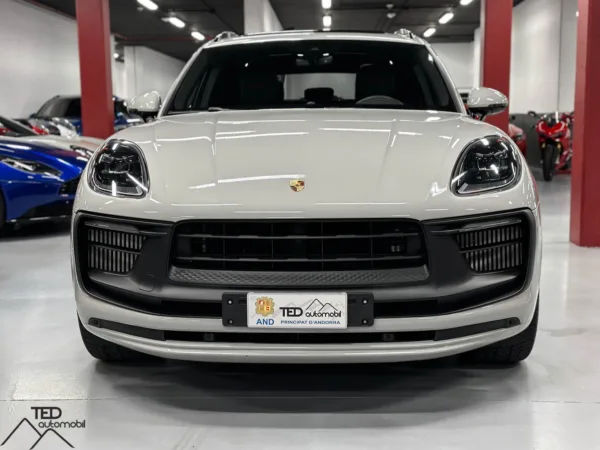 Porsche Macan GTS 440cv Gris n02 02