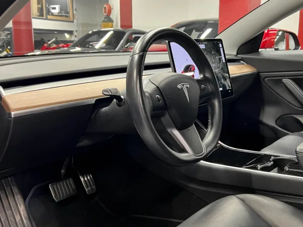 Tesla Model 3 Long Range 441cv 11