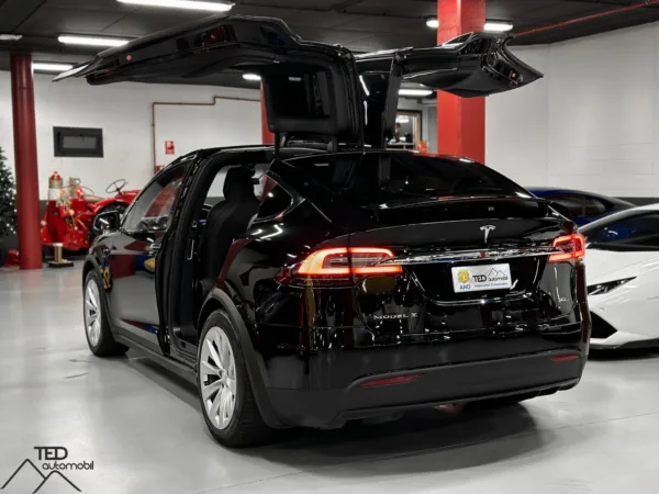 Tesla Model X 90 D 4x4 422cv 10