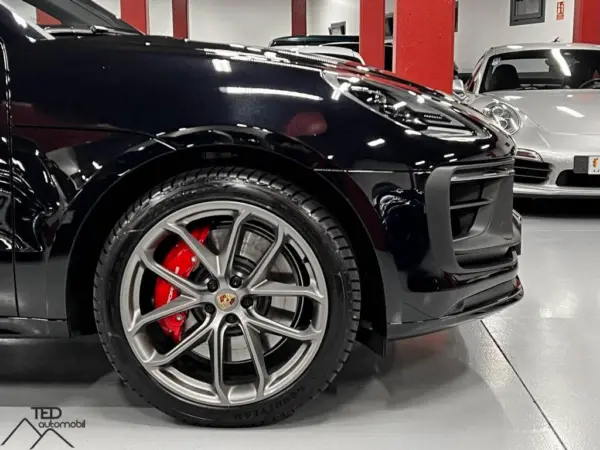 Porsche Macan GTS 440cv Negre n03 05